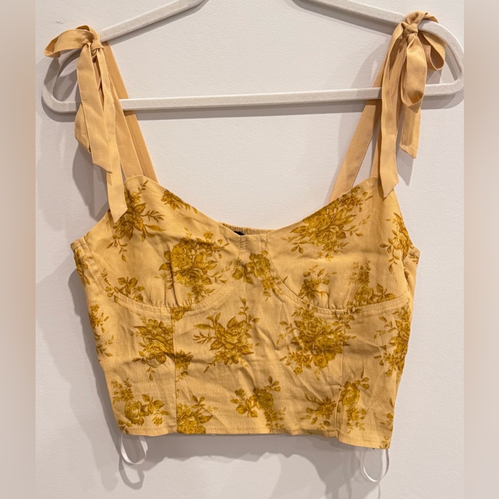 Forever 21 Floral Tie Strap Crop Tank Top in Mustard Size M